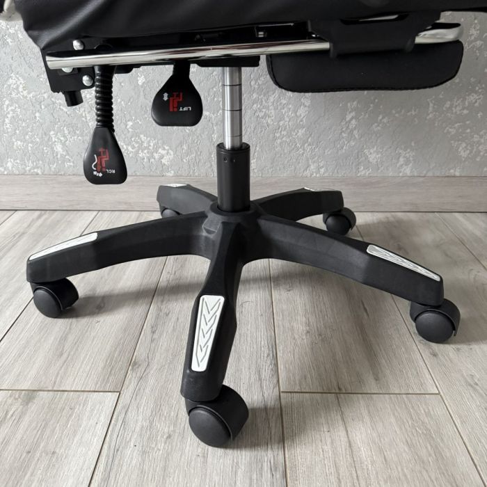 Комп‘ютерне крісло GAMER KO24B Чорно-білий