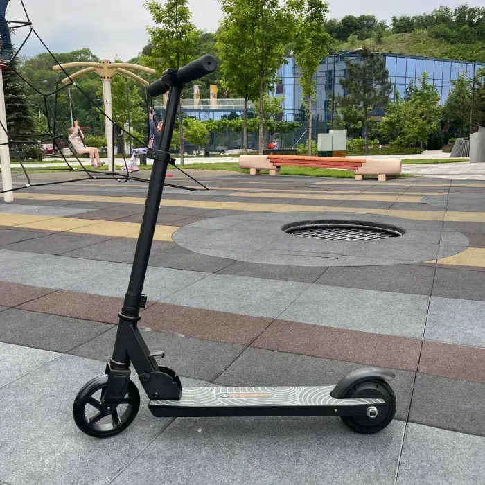 Дитячий електросамокат KUGOO Kirin J1 чорний, для дітей від 4 років